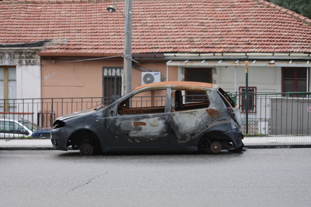 Mesyna, spalony samochód