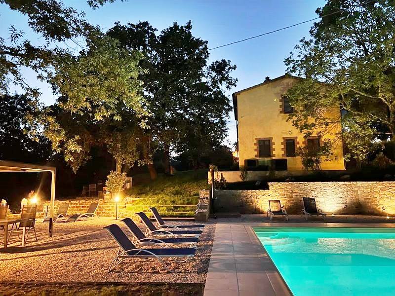 Semproniano koło Saturni | Domy z basenem dla 13 osób