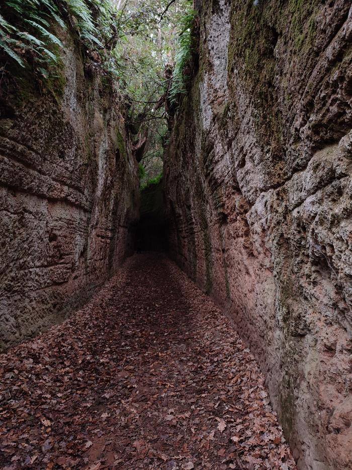 Via Cava, etruska droga w skałach