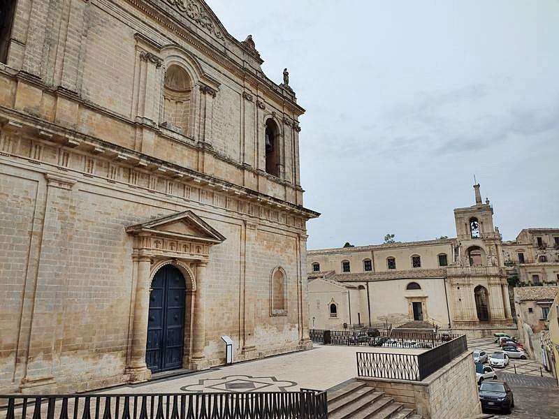 Chiesa Madre w Palazzolo Acreide, w tle bazylika San Paolo