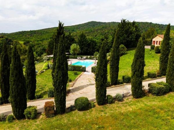 Ponteginori, noclegi z basenem w Toskanii blisko morza