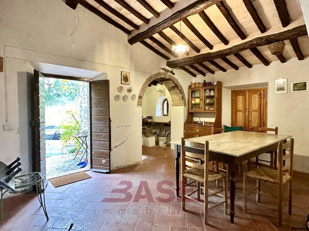 Kamienny dom na sprzedaż, Toskania