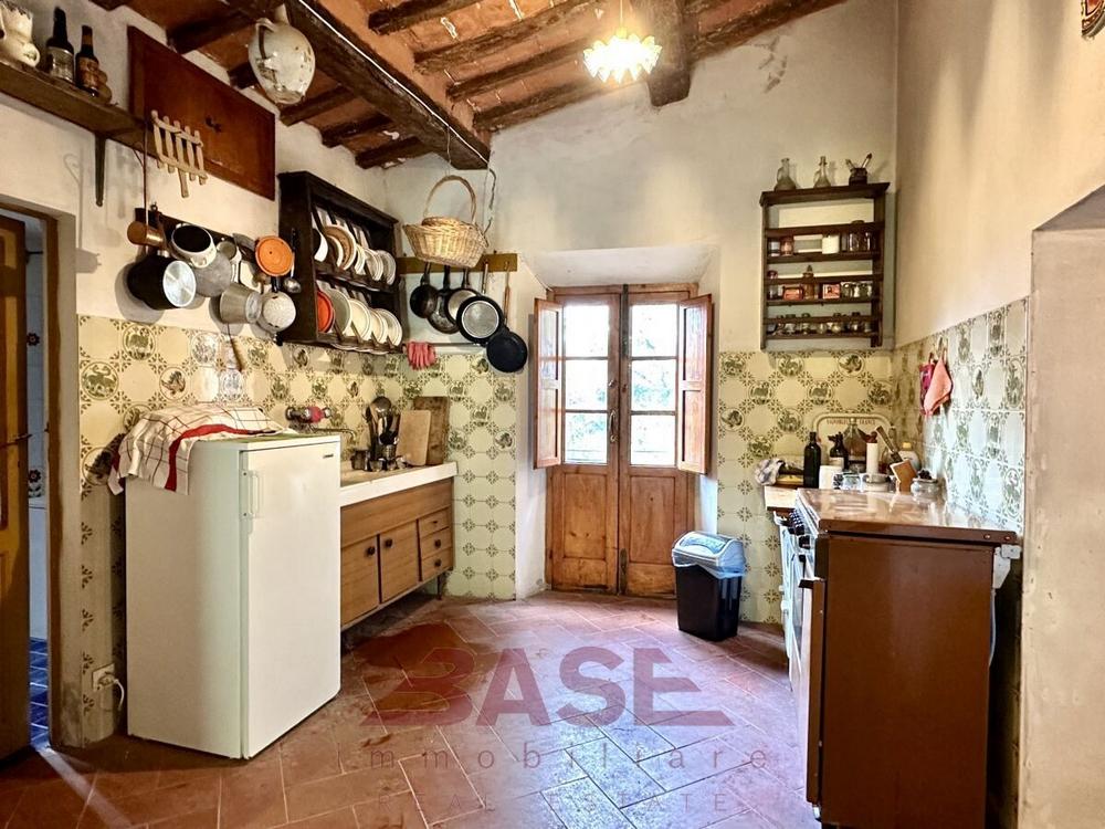 Kamienny dom na sprzedaż, Toskania