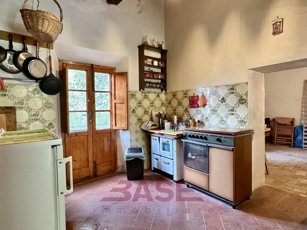 Kamienny dom na sprzedaż, Toskania