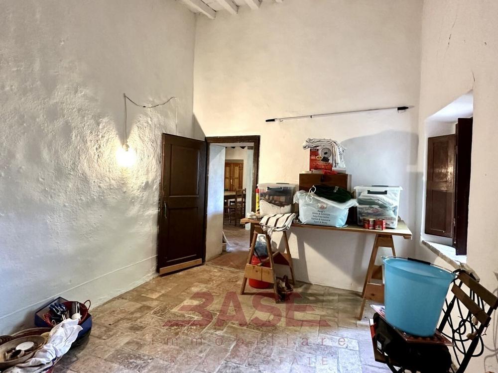 Kamienny dom na sprzedaż, Toskania