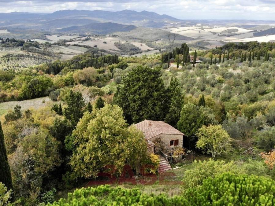 Kamienny dom na sprzedaż, Toskania