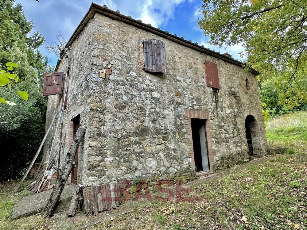 Kamienny dom na sprzedaż, Toskania