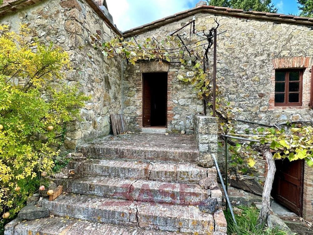 Kamienny dom na sprzedaż, Toskania