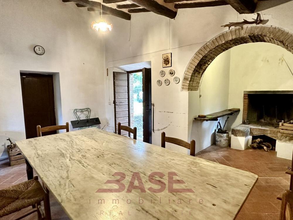 Kamienny dom na sprzedaż, Toskania