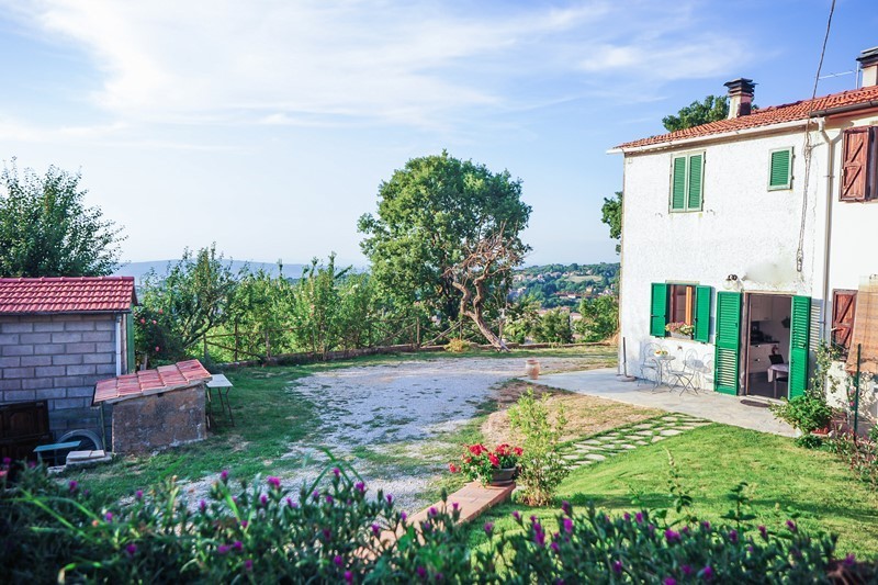 Mieszkanie z ogrodem i garażem na sprzedaż w Toskanii